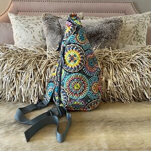VERA BRADLEY Sunny Medallion 2022 Essentials Lighten Up Sling Back Gray Yellow